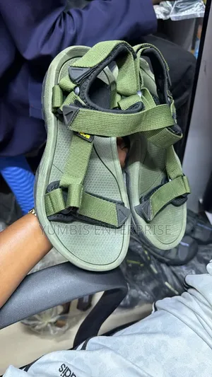 Viatu Vya Kiume vya Teva vya Kijani Size 40