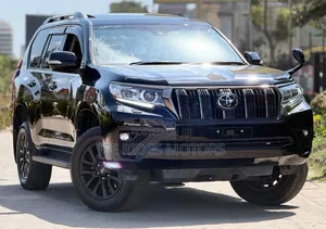 Toyota Land Cruiser Prado 2022 Nyeusi