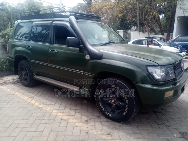 Toyota Land Cruiser 1998 Kijani - 1