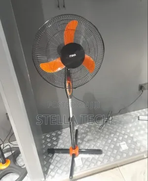 Mika 16-Inch Orange Nyeusi Standing Fan