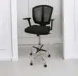 Kiti cha Kisasa cha Ergonomic cha Counter - Nyeusi - 2