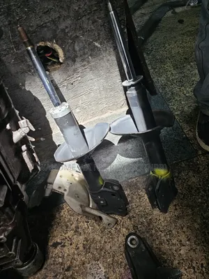 Subaru SG5 Impreza Front Shocks (Zilizotumika)