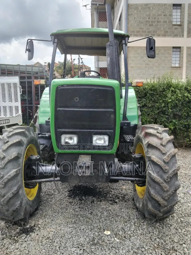Tractor John Deere 2700 4x4 - 1