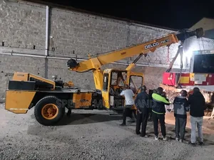 Hydra Crane for Lifting & Offloading Services