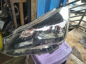Kikoi cha Toyota Vitz (2015)