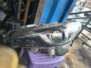 Mazda Axela 2015 Xenon Headlight (Kushoto)