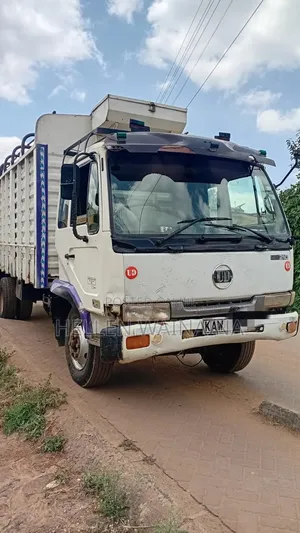 Lori la Nissan UD Mk (2000)