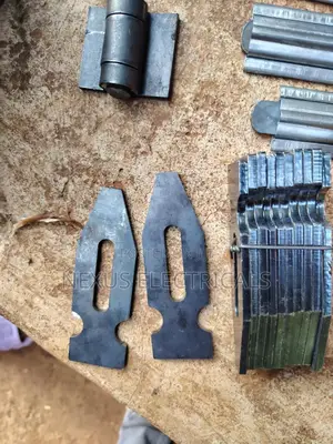 Konji Metallic Door Pad Bolt