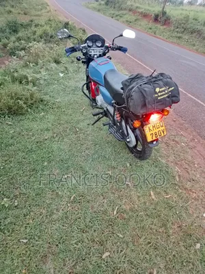 Bajaj Boxer 150 UG 2025 Nyekundu