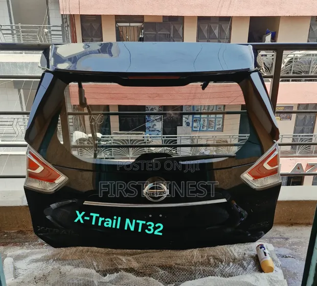 Boot ya Nissan X-Trail NT32 - 1