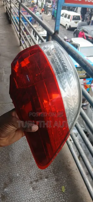 Taa ya Nyuma ya Toyota Wish 2010