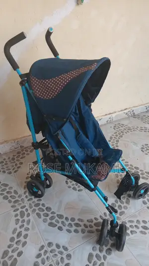 Stroller ya Mtoto Iliyotumika - Hali Nzuri