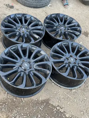 Original Black Land Rover Range Rover 22 Inch Rims (Used)