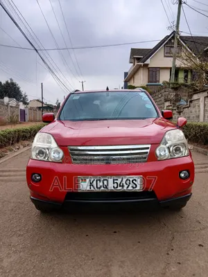 Nissan X-Trail 2012 Nyekundu