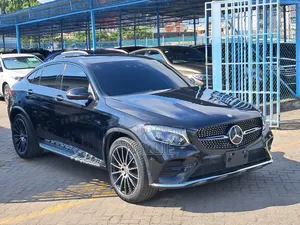 Mercedes-Benz C43 2018 Nyeusi
