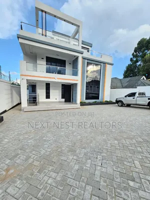 Townhouse/Terrace ya Vyumba 5 vya Kulala na Vyoo vya ndani Kasphat, Runda Inauzwa