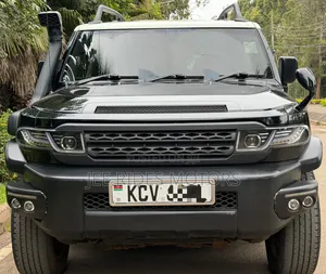 Toyota FJ Cruiser 2012 Nyeusi Matt
