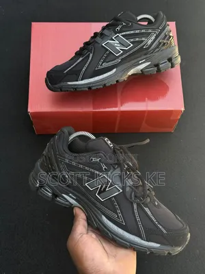 New Balance 1906R Black Sneakers