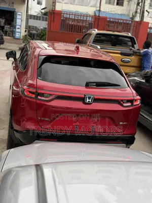 Honda Vezel 2021 Nyekundu