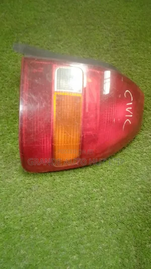 Taa ya Nyuma ya Honda Civic (Iliyotumika)