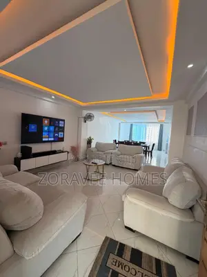 4BR All En-Suite Apartment with Lake View