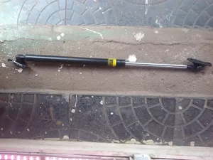 Toyota Caldina Bootshocks/Shock Struts (1990-1999) Kulia/Kushoto
