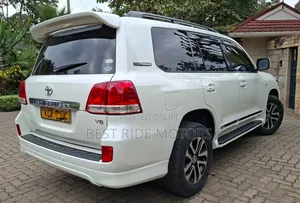 Toyota Land Cruiser 4.6 V8 ZX 2011 Nyeupe