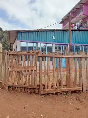 Kiwanja cha Biashara kwa Uuzaji Koje, Meru - 182x80 ft