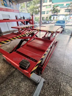 Heavy Duty 4-Ton Scissor Car Lift Machine