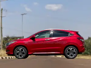 Honda Vezel 1.5 Hybrid 2WD 2018 Nyeusi