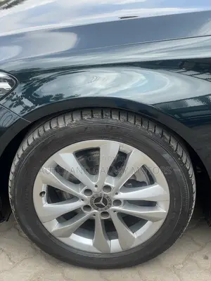 Mercedes-Benz C200 2019