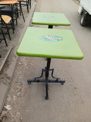 Meza ya Kula ya Mraba ya Kijani