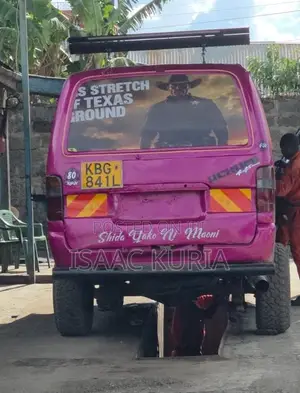 Toyota HiAce 2002 - Pink