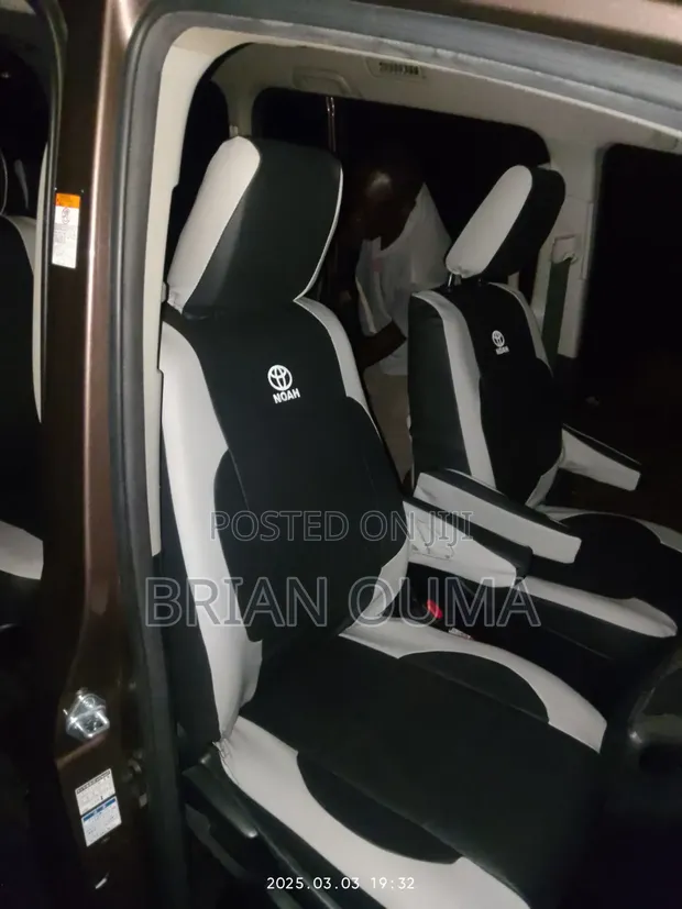 Custom Seat Covers for Toyota Noah - 1