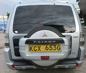 Mitsubishi Pajero 2013 Fedha