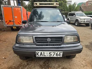 Suzuki Escudo 1995 Kijivu