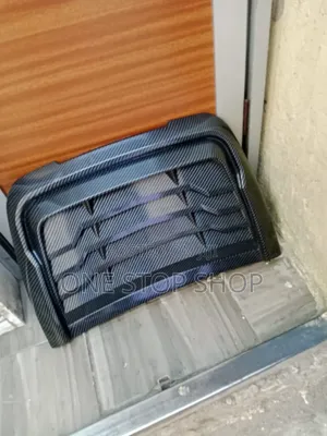 Bonnet Scoop ya Carbon Design na Tape Nzito ya Kujishikiza