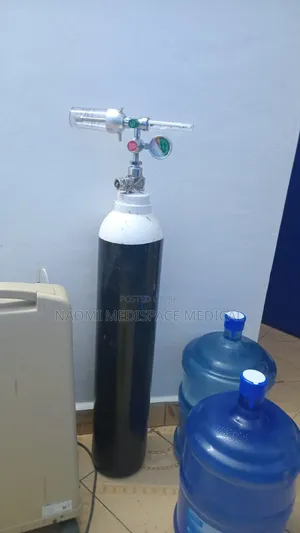 Top Flow Silinda ya Oksijeni 1.36m3 na Regulator