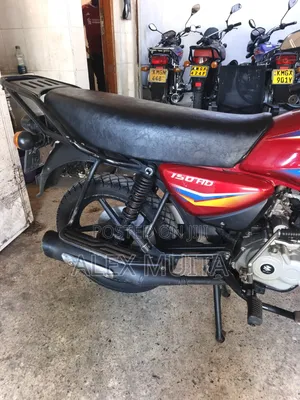 Bajaj Boxer 150 UG 2025 Nyekundu