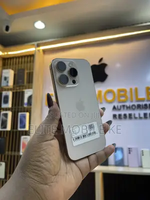 Apple iPhone 16 Pro 256GB Gold