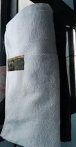 Large White Towels
Material  Cotton 
Size 100cm*150cm - 2