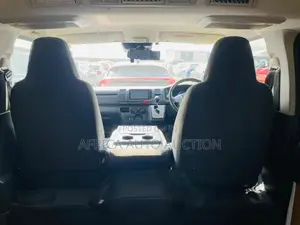 Toyota HiAce 2020