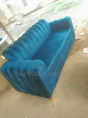 Kochi ya Seater 3 ya Teal yenye Studs na Scallops