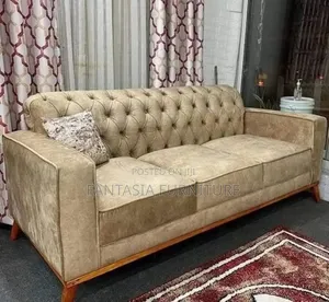 Kochi ya Brown Chesterfield ya Viti 3 - Mpya Kabisa