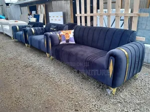 Kiti cha Navy Blue cha Watu 3 chenye Mapambo ya Dhahabu
