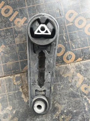Nissan Tilda/Wingroad Y12/NV200/Note Gearbox Crossmember Mount