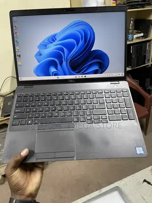 Laptop Dell Latitude 5500 8GB RAM, Intel Core i7, 256GB SSD