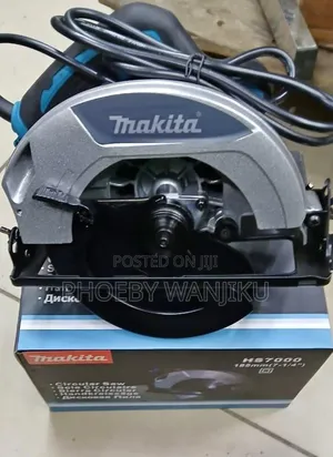 Makita 7-inch Circular Saw (HS700 Model)