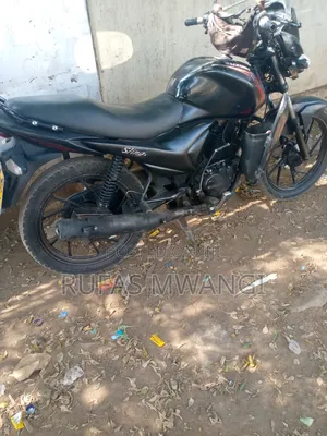 Suzuki Burgman 125 2012 Nyeusi