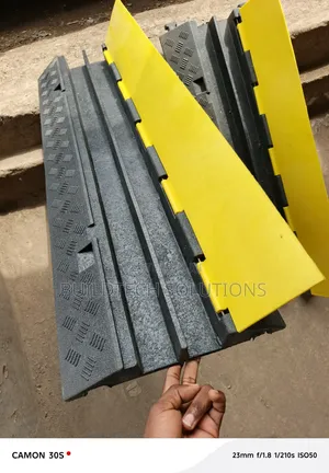 Heavy Duty 2-Channel Cable Protector Ramp